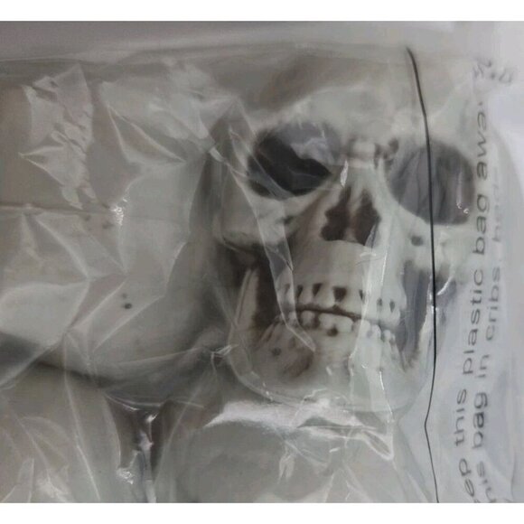 Halloween Party Kit 7 Piece In Total 3 Tombstones 16 Skulls 48 Lights Pumpkin - Picture 7 of 13